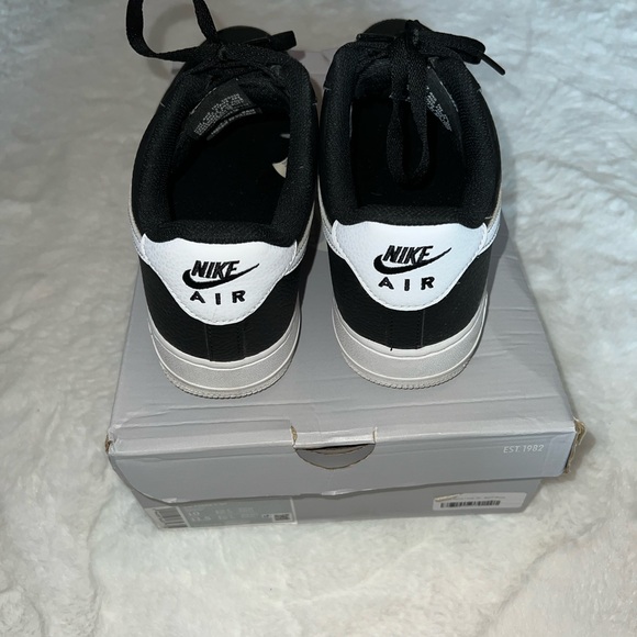 Black Air Force 1. Men's size 10. - Picture 4 of 7